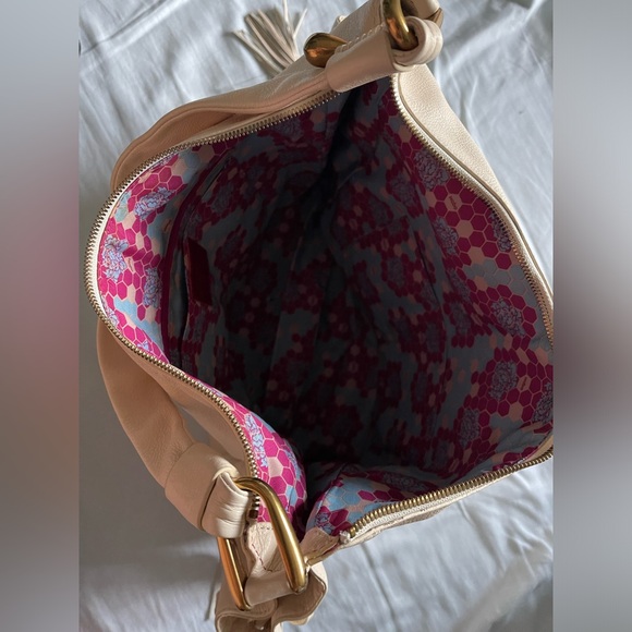 Hobo International cream fringe leather gold hardware handbag purse - Picture 15 of 16